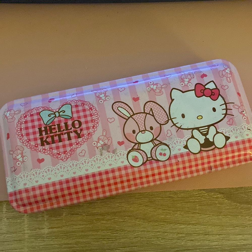 Hello kitty pencil tin